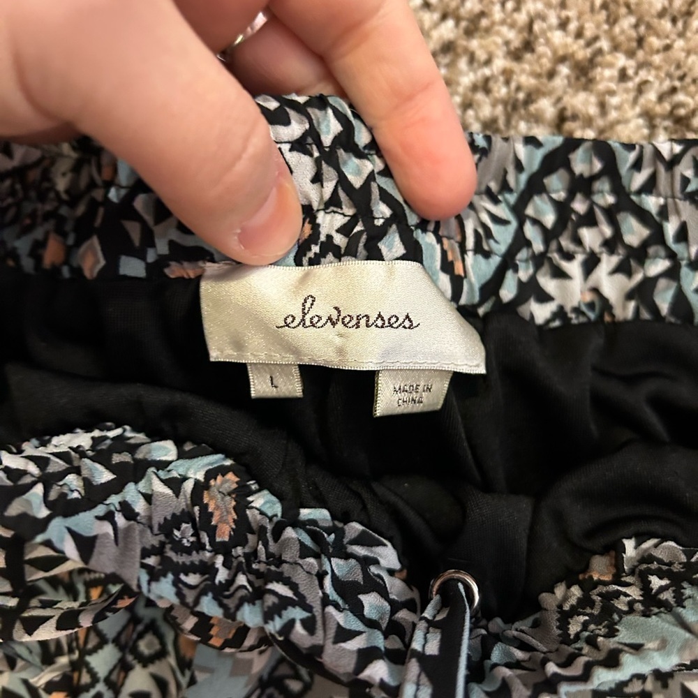 Elevenses Shorts Large​ Anthropologie​ - Picture 3 of 4